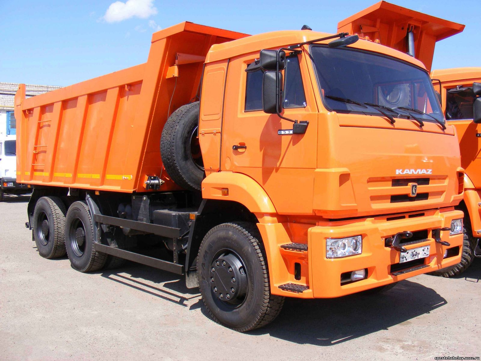 Самосвал КамАЗ 6520-19 в аренду